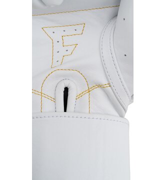 Женские боксерские перчатки 