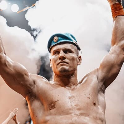 Джон Джонс